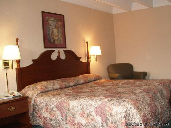 Scottish Inns Morristown Room photo